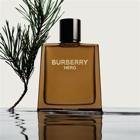 Burberry Hero Parfum .